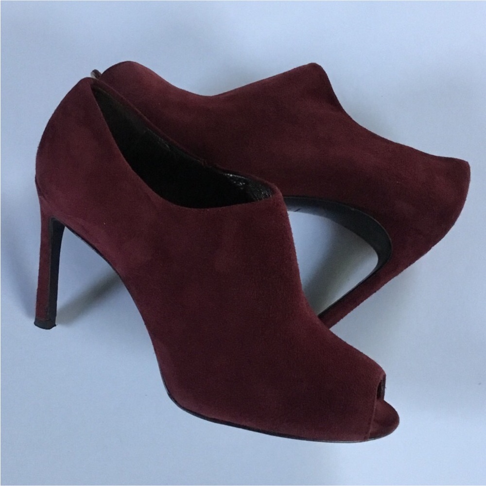 STUART WEITZMAN - Picture 6 of 15